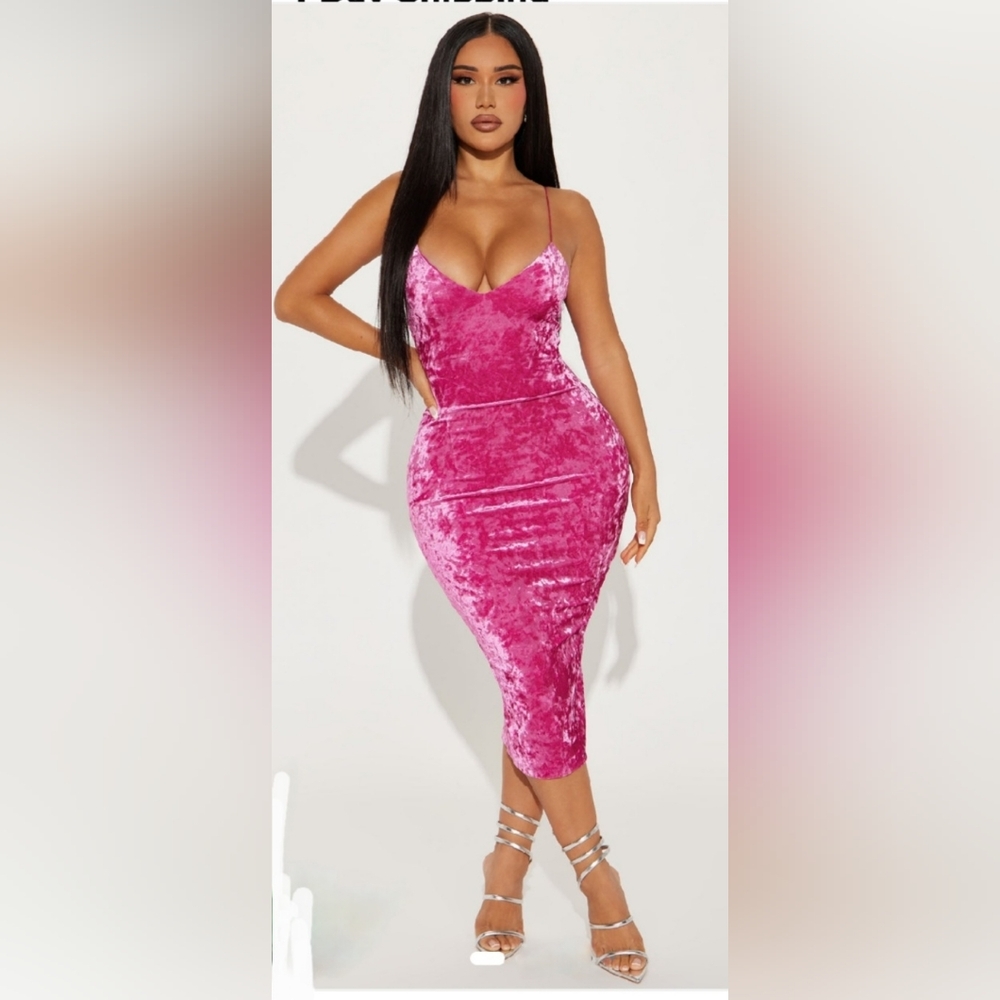 Step On The Scene Velvet Midi Dress - Size L *Brand New*